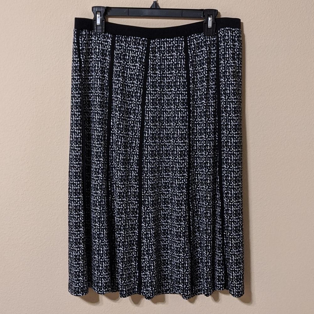 New York Clothing Co NTCC Flowy Skirt Size L